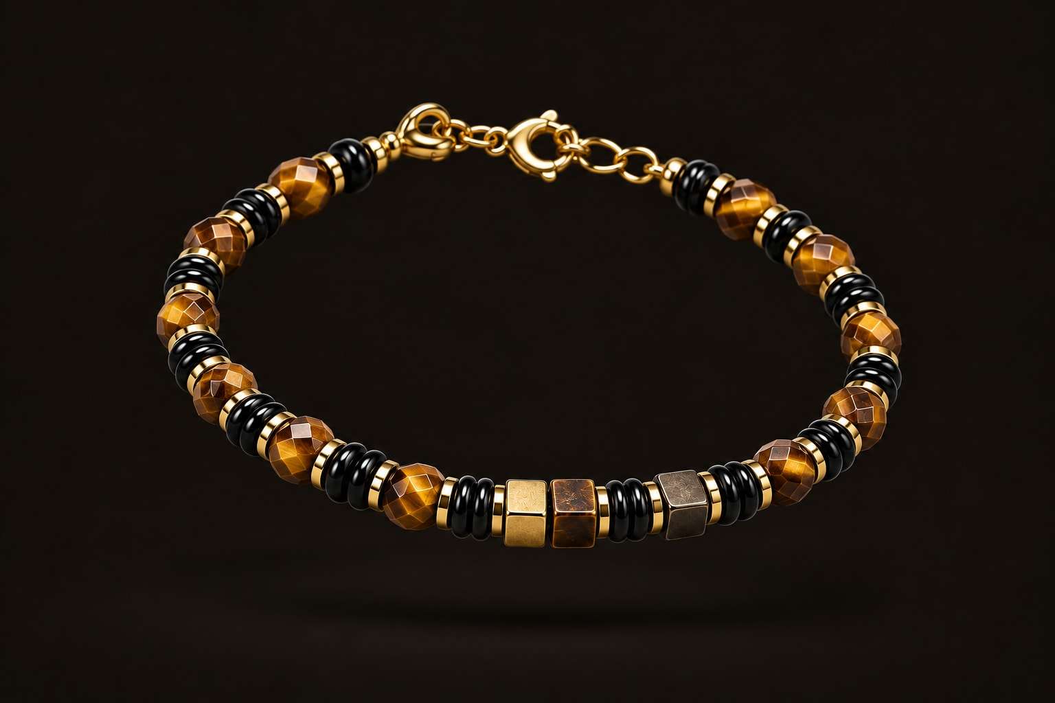 Pulseira Farol em ônix e olho de tigre com acabamento dourado